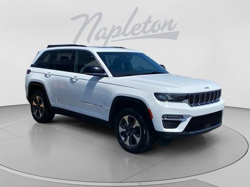 Used 2024 Jeep Grand Cherokee Limited 4xe AWD/4WD image 3