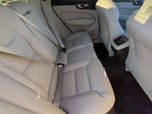 New 2026 Volvo XC60 B5 Ultra w/ Protection Package Premier image 19