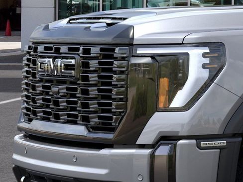 New 2026 GMC Sierra 3500 Denali Ultimate w/ LPO, Black Badging Package AWD/4WD image 13