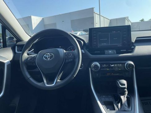 Used 2022 Toyota RAV4 XLE Premium FWD image 17