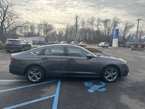 Used 2023 Honda Accord EX image 9
