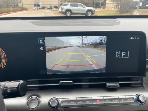 Used 2025 Hyundai Kona SEL image 27