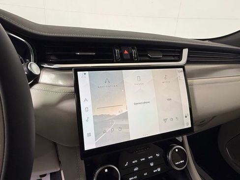 Used 2026 Jaguar F-PACE R-Dynamic S image 21