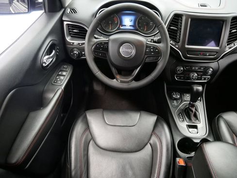 Certified 2022 Jeep Cherokee Trailhawk w/ Premium Leather Package image 13