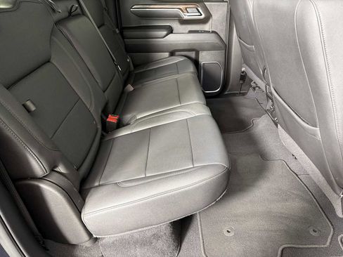 Certified 2025 GMC Sierra 1500 SLT image 26