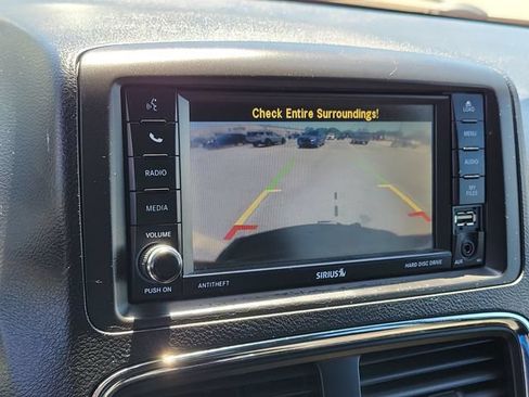 Used 2016 Dodge Grand Caravan SE FWD image 11