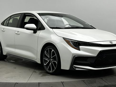 Used 2020 Toyota Corolla SE image 3