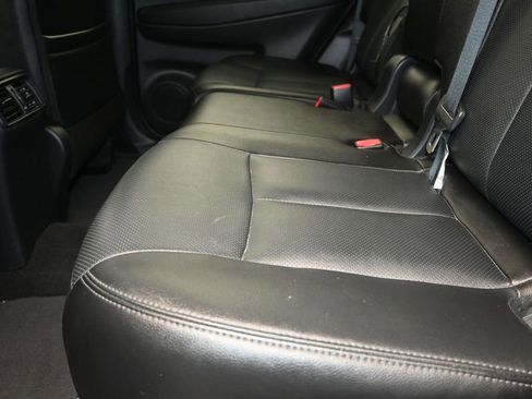 Used 2018 Nissan Rogue SL FWD image 16