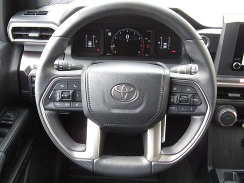 Used 2025 Toyota 4Runner SR5 image 23