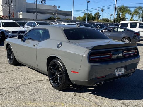 Used 2018 Dodge Challenger SXT w/ Blacktop Package image 5