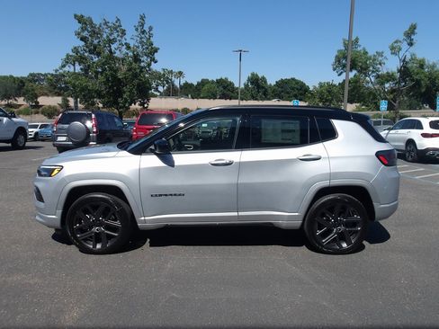 New 2025 Jeep Compass Limited w/ High Altitude Package image 5