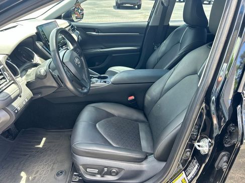 Used 2023 Toyota Camry XSE FWD image 6