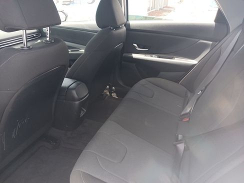 Used 2025 Hyundai Elantra SE FWD image 13