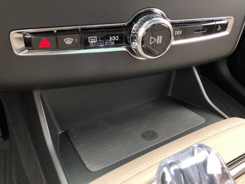 New 2026 Volvo XC90 B6 Plus w/ Protection Package Premier image 29