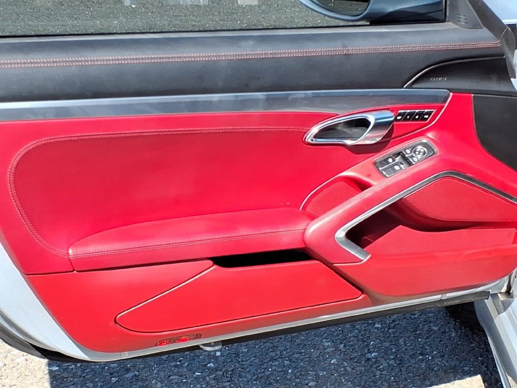 Used 2017 Porsche 718 Boxster RWD image 13
