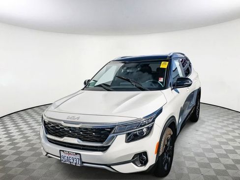 Certified 2023 Kia Seltos S image 2