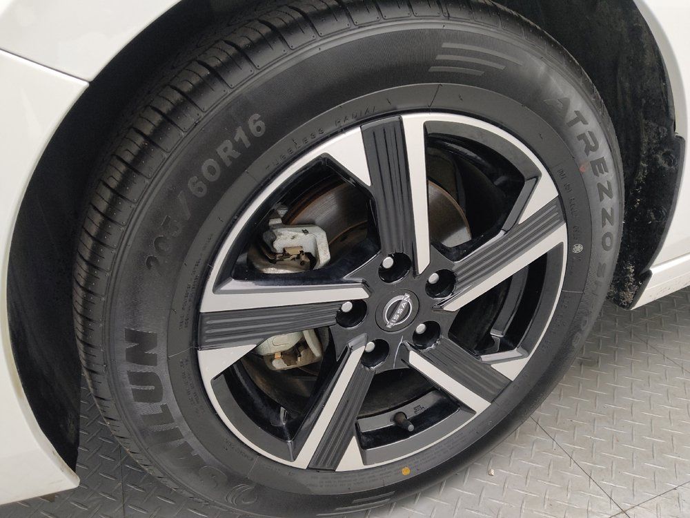 Used 2025 Nissan Sentra SV FWD image 31