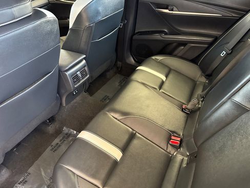 Used 2025 Toyota Camry SE w/ Convenience Package FWD image 12