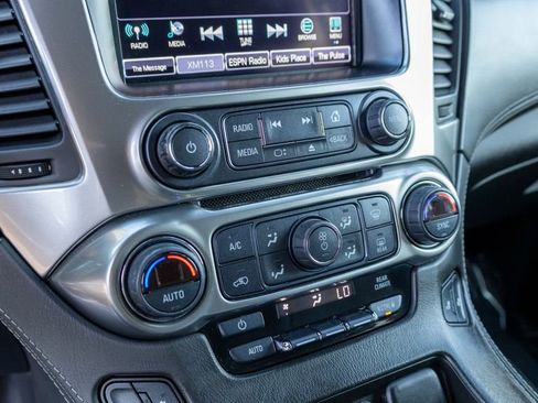 Used 2019 Chevrolet Suburban LT image 30