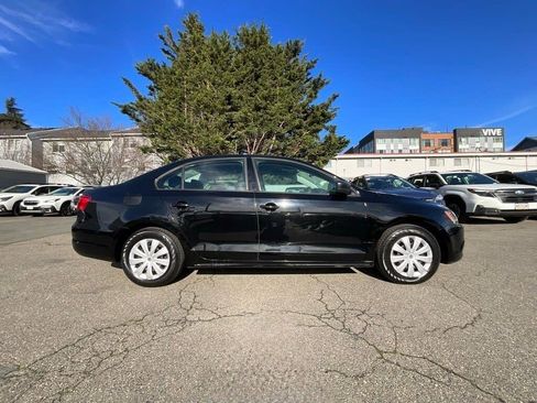 Used 2014 Volkswagen Jetta S image 9