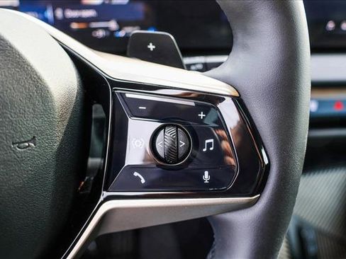 Used 2025 BMW X3 xDrive30i w/ Premium Package image 16