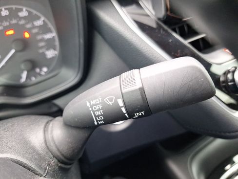 Used 2025 Toyota Corolla SE image 24