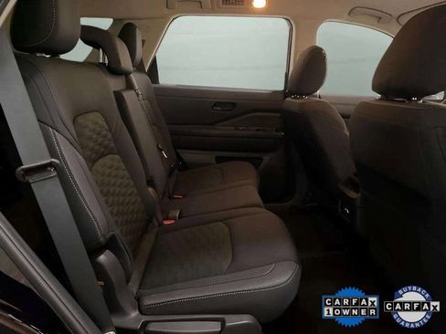 Used 2024 Nissan Pathfinder S image 22