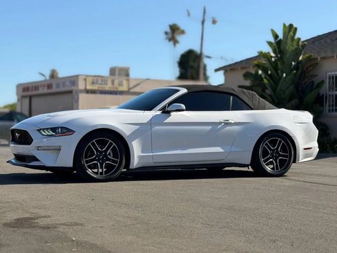 Used 2018 Ford Mustang Premium RWD image 55