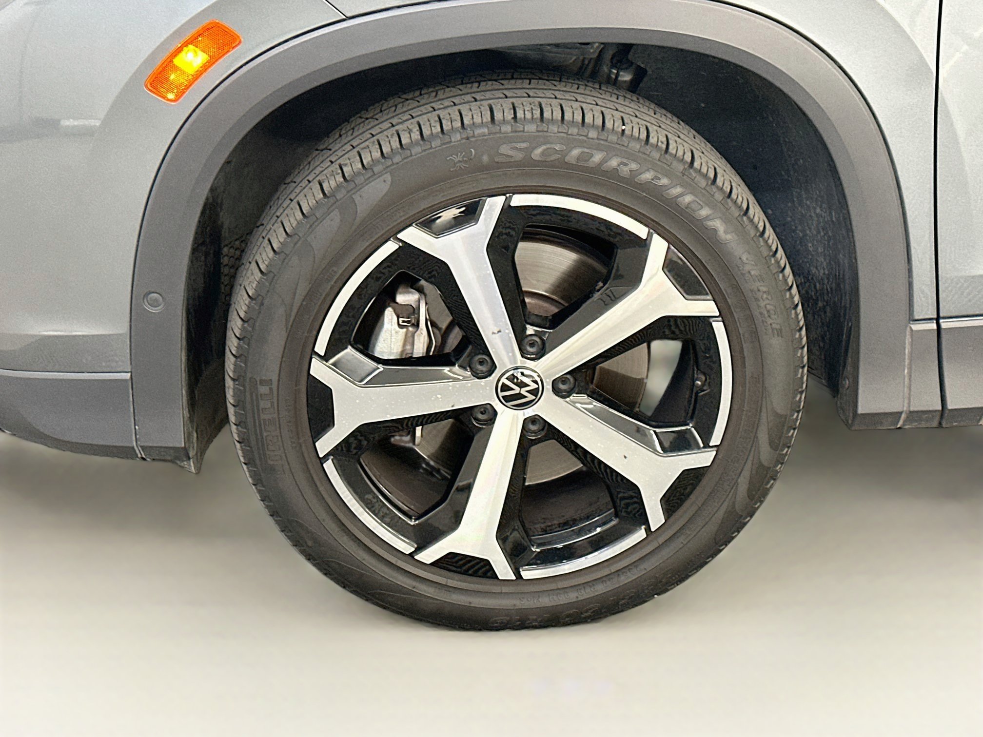 Used 2026 Volkswagen Tiguan SE AWD/4WD image 35