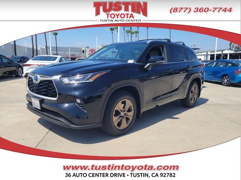 Used 2023 Toyota Highlander Bronze Edition w/ Protection Package #3 (TMS) FWD image 1