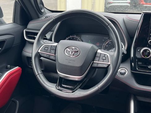 Used 2022 Toyota Highlander XSE AWD/4WD image 13