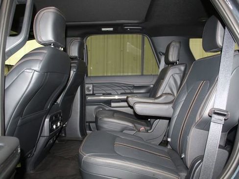 Used 2023 Ford Expedition Platinum RWD image 21