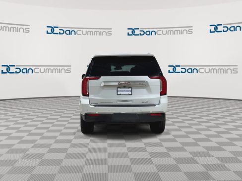Used 2023 GMC Yukon SLT w/ SLT Premium Package AWD/4WD image 7