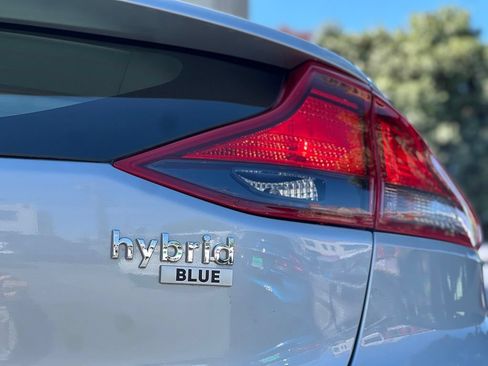 Used 2020 Hyundai Ioniq Blue FWD image 10