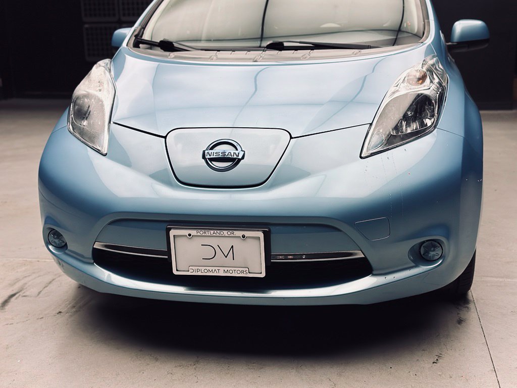 Used 2015 Nissan Leaf S FWD image 14