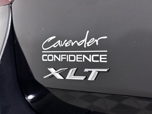 Used 2023 Ford Explorer XLT AWD/4WD image 32
