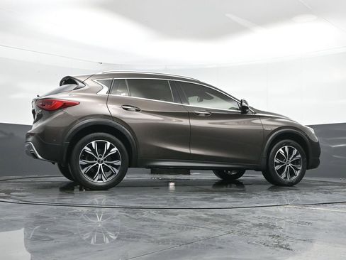Used 2017 INFINITI QX30 Premium w/ Technology Package image 45
