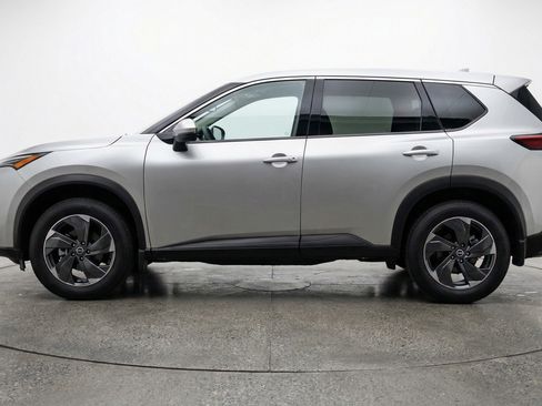 Used 2025 Nissan Rogue SV AWD/4WD image 5