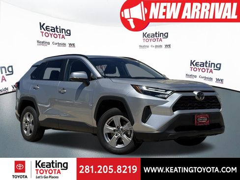 Used 2025 Toyota RAV4 XLE image 1