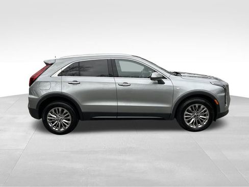 Used 2025 Cadillac XT4 Premium Luxury image 7