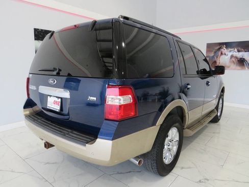 Used 2012 Ford Expedition XLT image 4