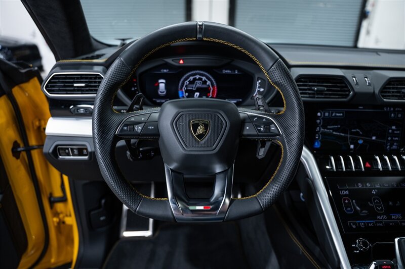 Used 2020 Lamborghini Urus AWD/4WD image 52