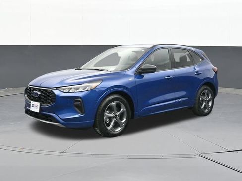 Used 2023 Ford Escape ST-Line w/ Tech Pack #1 FWD image 4