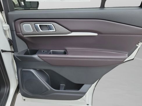 New 2026 Ford Explorer Platinum image 28