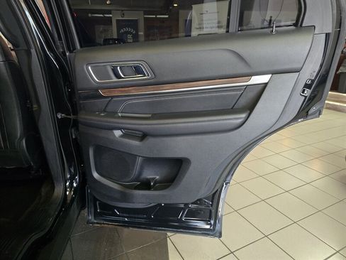 Used 2018 Ford Explorer Limited AWD/4WD image 18