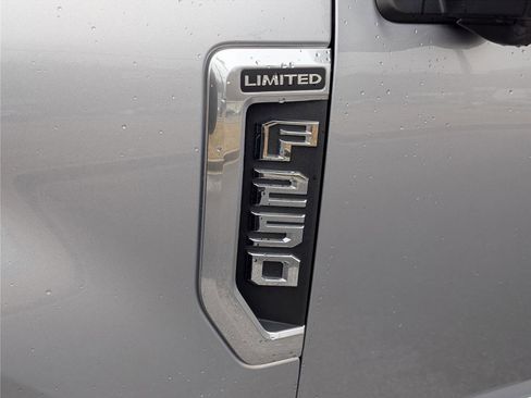 Used 2021 Ford F250 Limited image 9