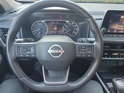 Certified 2025 Nissan Rogue SV FWD image 21