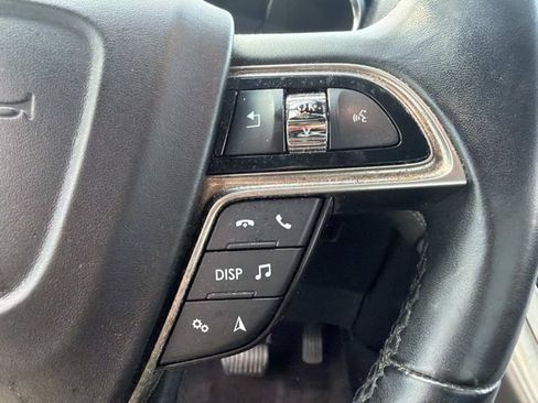Used 2019 Lincoln Nautilus Reserve AWD/4WD image 30