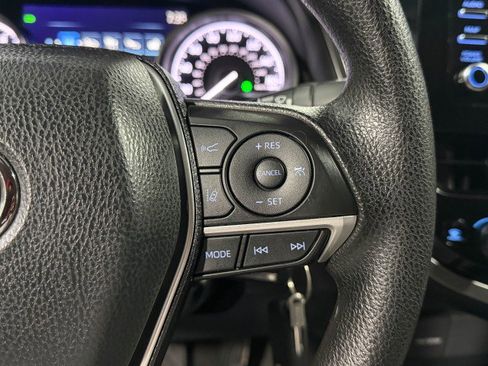 Used 2022 Toyota Camry LE image 19