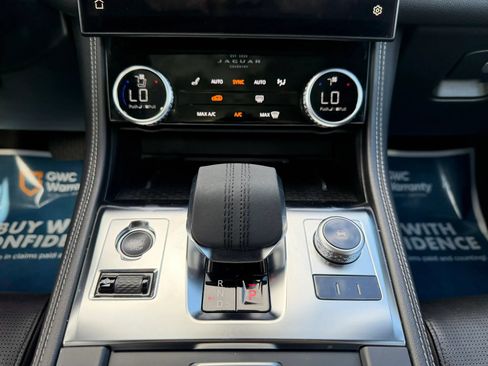 Used 2022 Jaguar F-PACE R-Dynamic S AWD/4WD image 32
